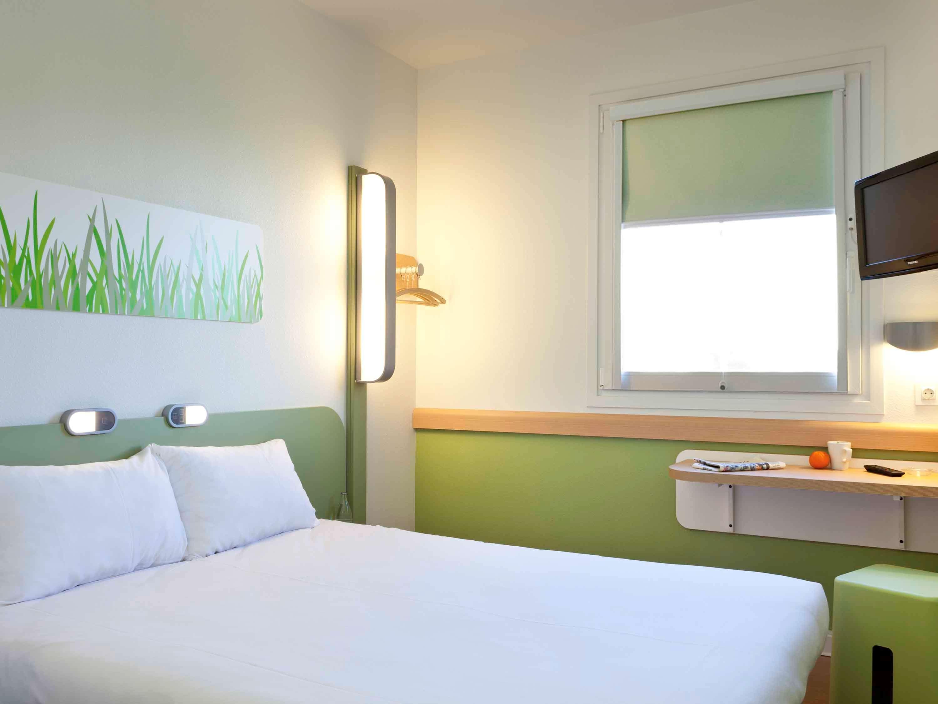 Ibis Budget Málaga Centro Esterno foto