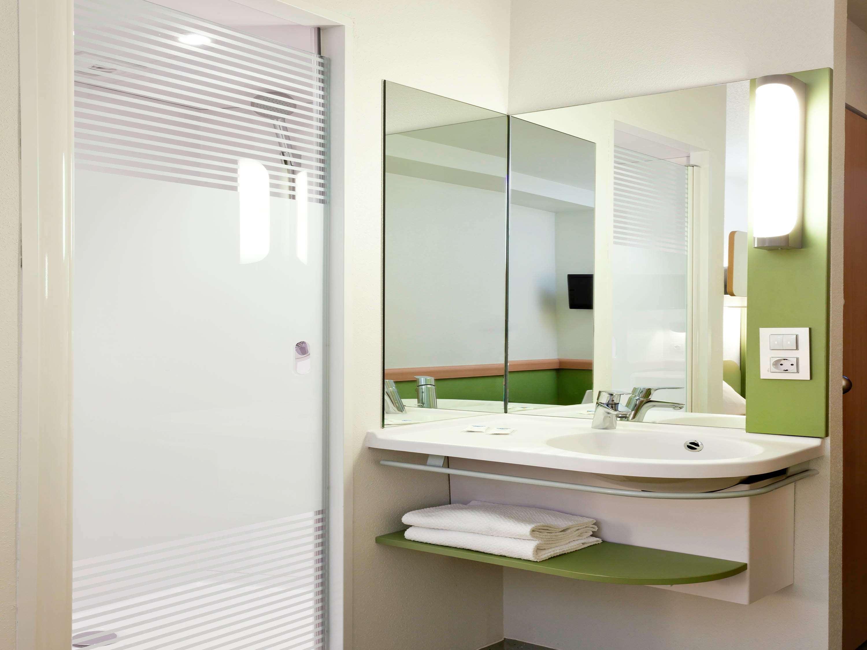 Ibis Budget Málaga Centro Esterno foto