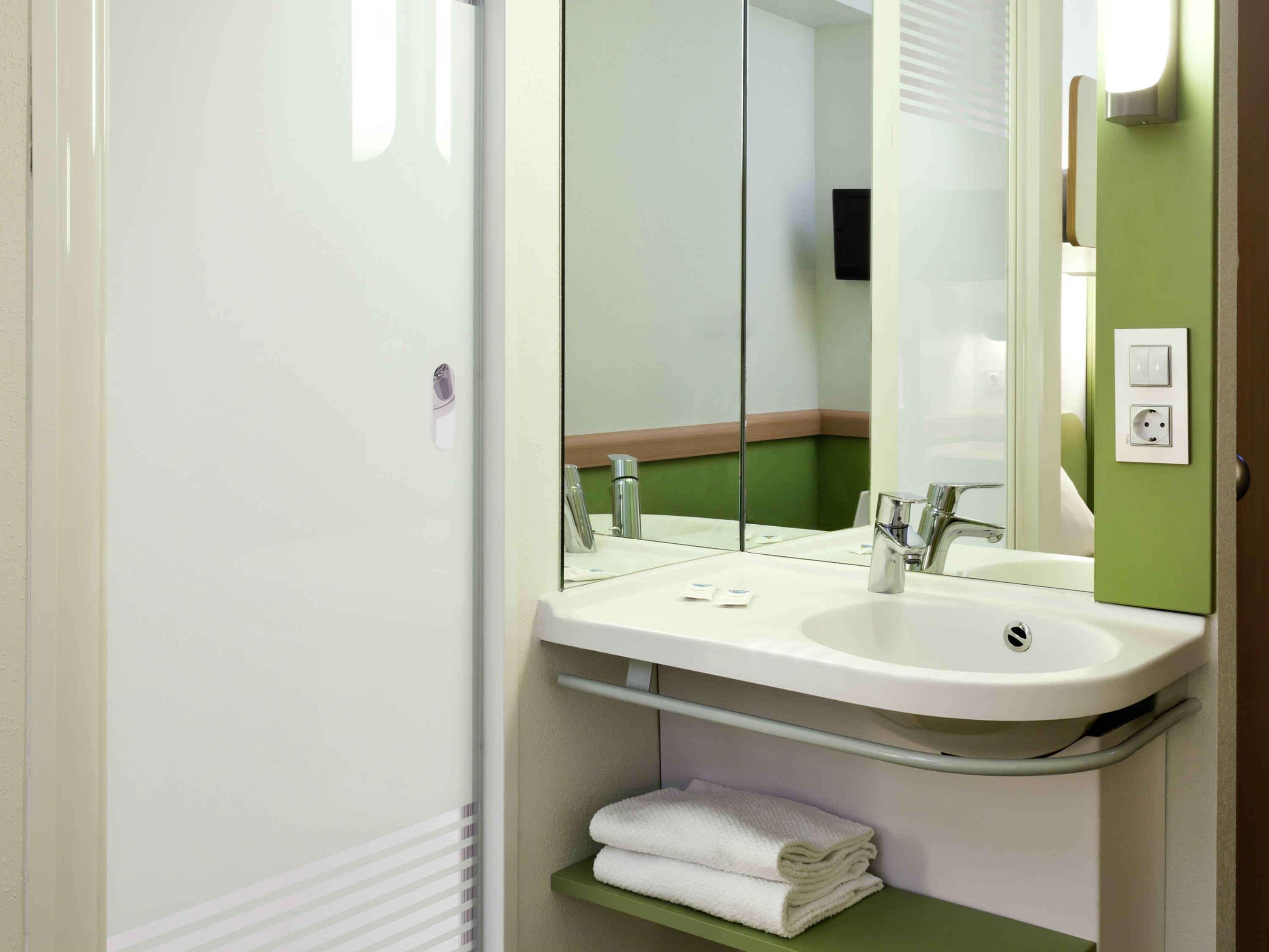 Ibis Budget Málaga Centro Esterno foto