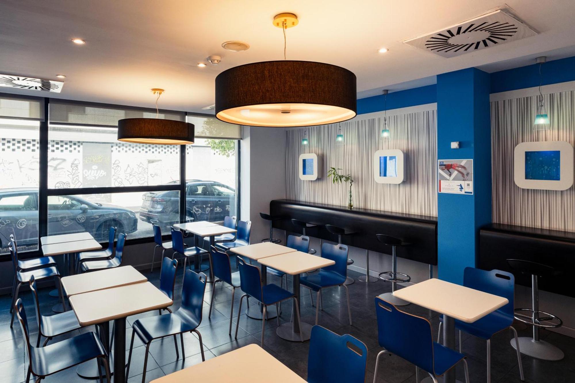 Ibis Budget Málaga Centro Esterno foto
