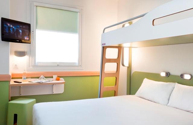 Ibis Budget Málaga Centro Esterno foto