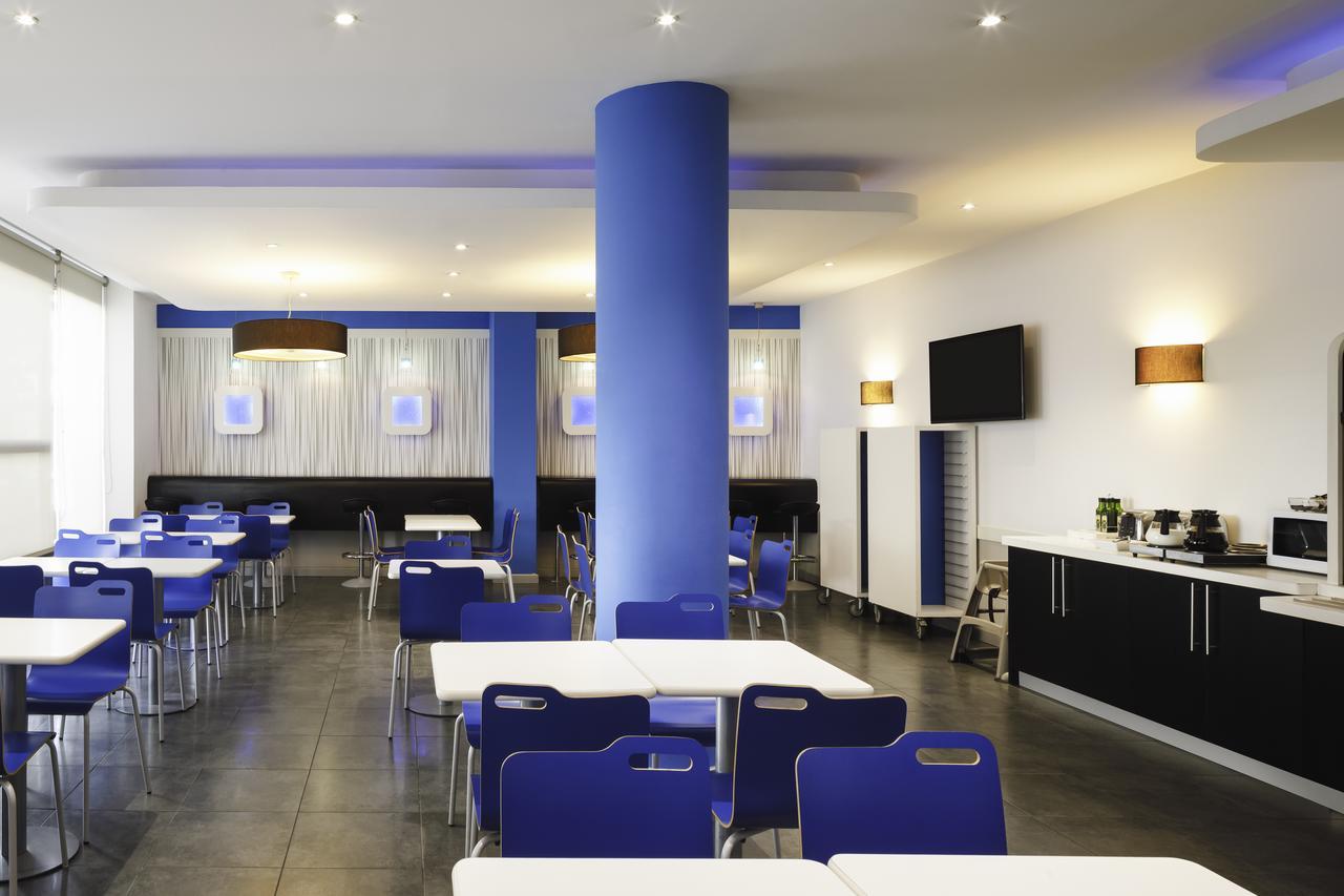 Ibis Budget Málaga Centro Esterno foto