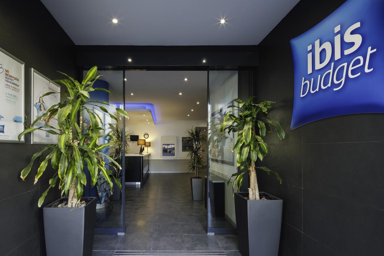 Ibis Budget Málaga Centro Esterno foto